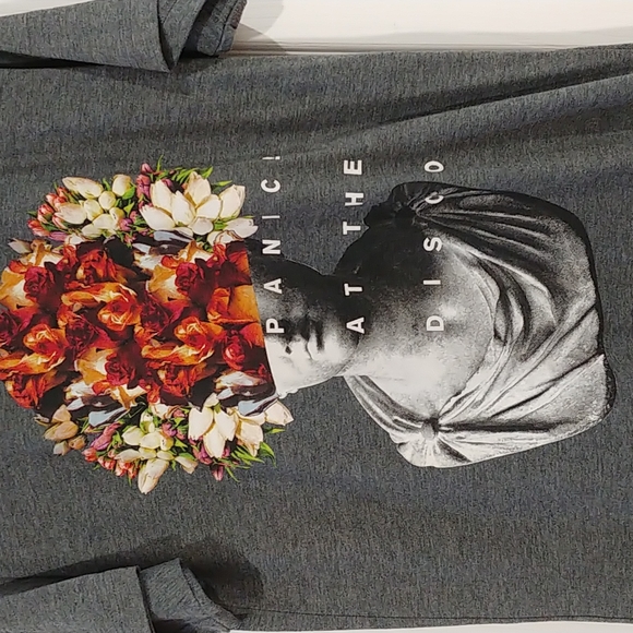 Panic at the Disco graphic Tshirt like new - Picture 2 of 6
